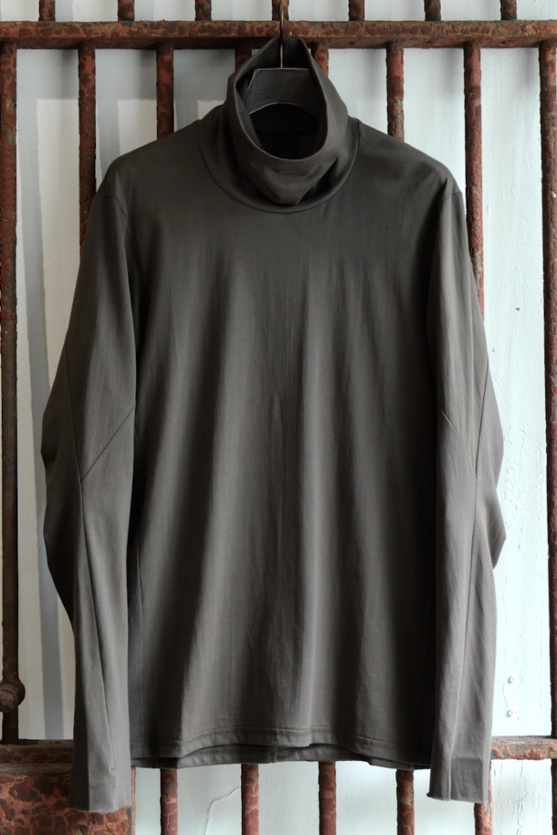 CSC-SVB5. High Neck Long Sleeve SUVIN Cotton Jersey. Beige Gray. DEVOA.